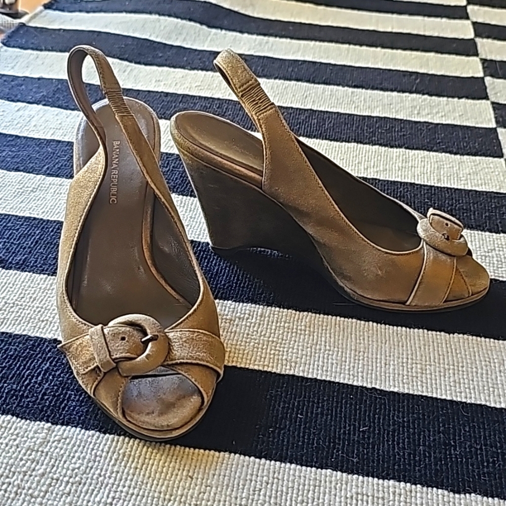 Banana Republic gold wedge heels